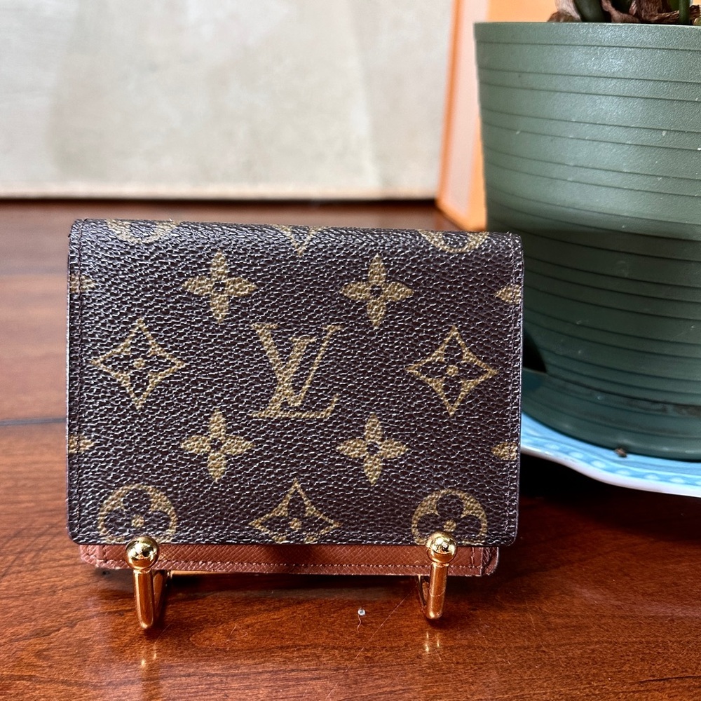 AUTHENTIC Louis Vuitton id/card holder wallet.